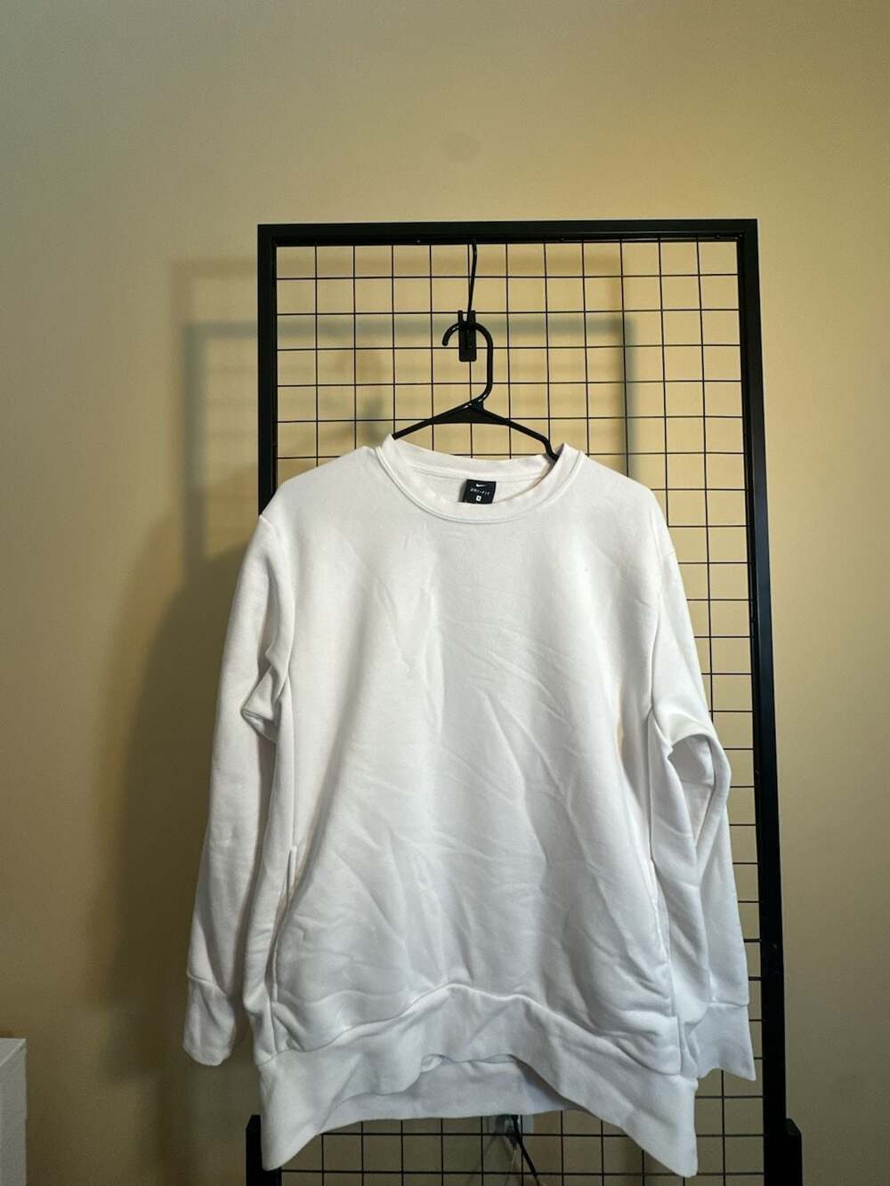 Nike Dri-FIT 'Just Do It' White Crewneck Sweatshirt